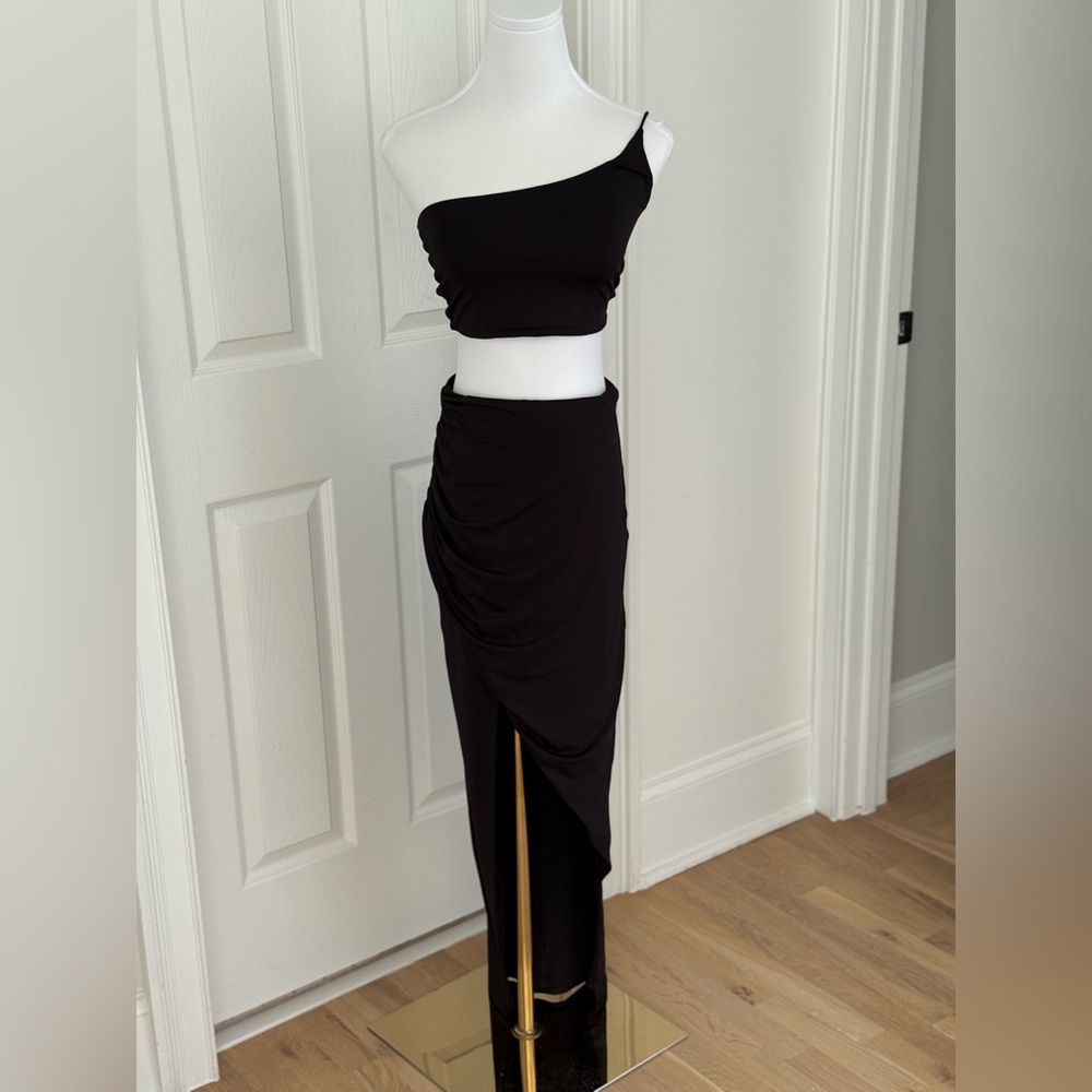 superdown Black Asymmetrical Skirt Set